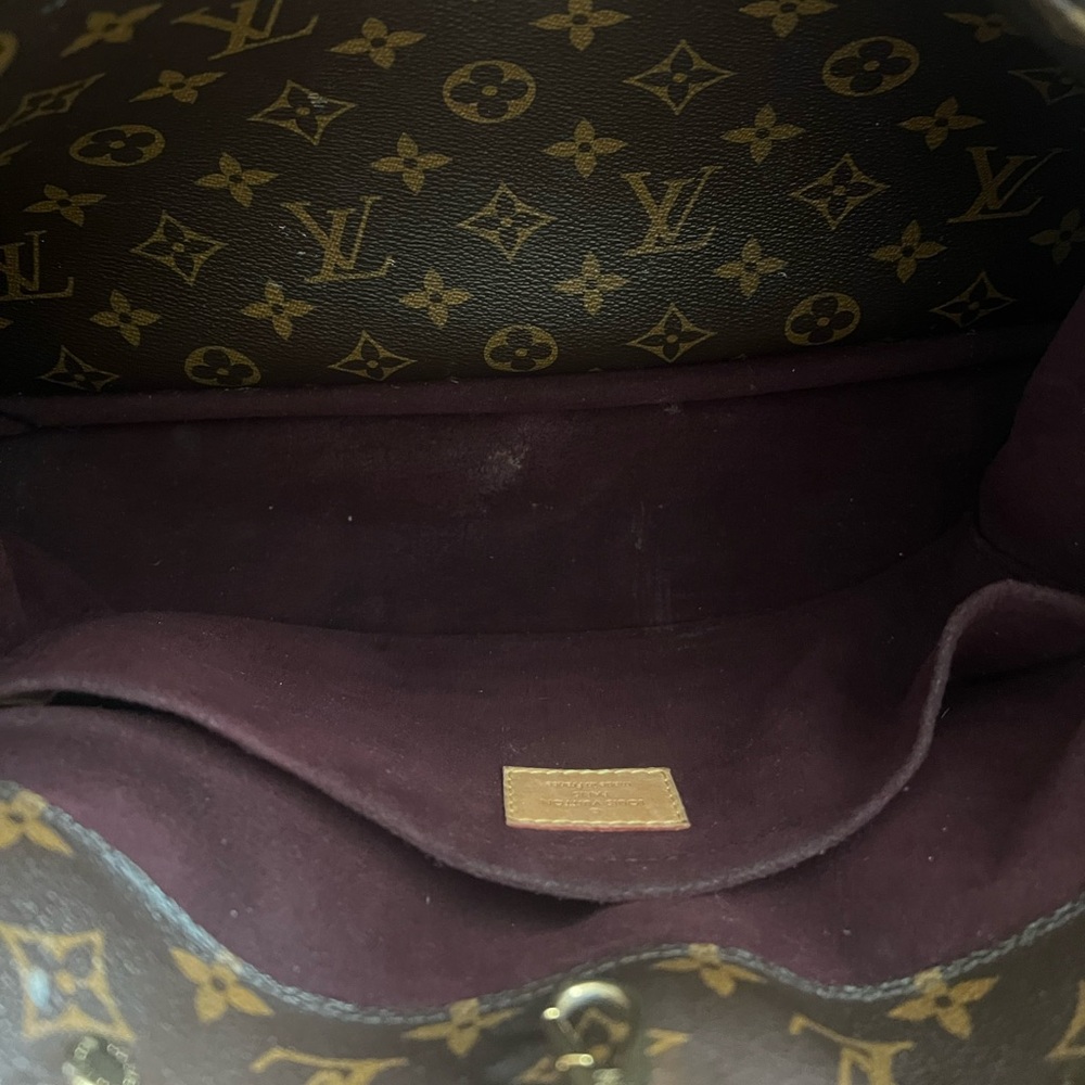 Monogram Canvas Montaigne GM- Large Travel Handbag removable strap. Lock/ key 🔐 - Picture 13 of 13